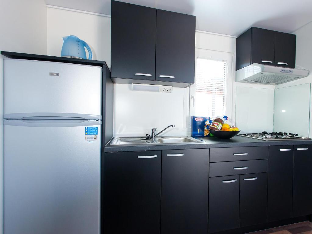 Camping Adria Mobile Homes In Camping Kastanija Novigrad Istria 部屋 写真