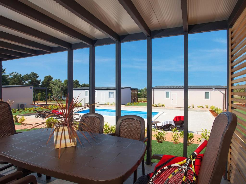 Camping Adria Mobile Homes In Camping Kastanija Novigrad Istria エクステリア 写真