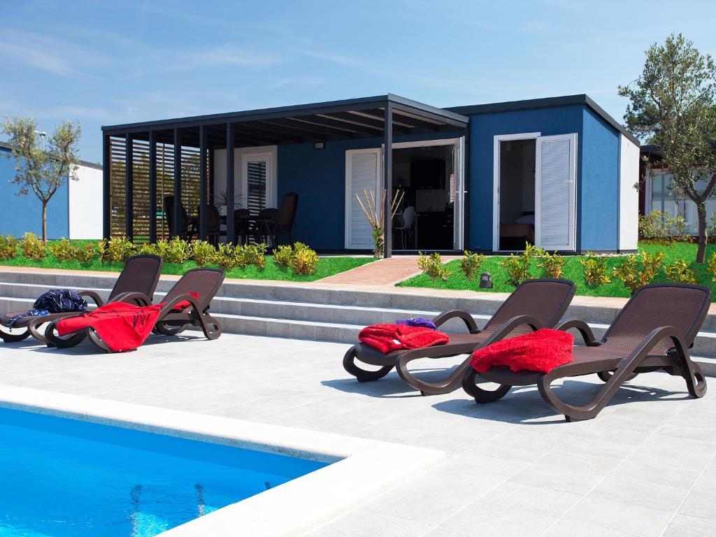 Camping Adria Mobile Homes In Camping Kastanija Novigrad Istria エクステリア 写真