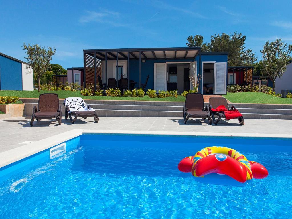 Camping Adria Mobile Homes In Camping Kastanija Novigrad Istria エクステリア 写真