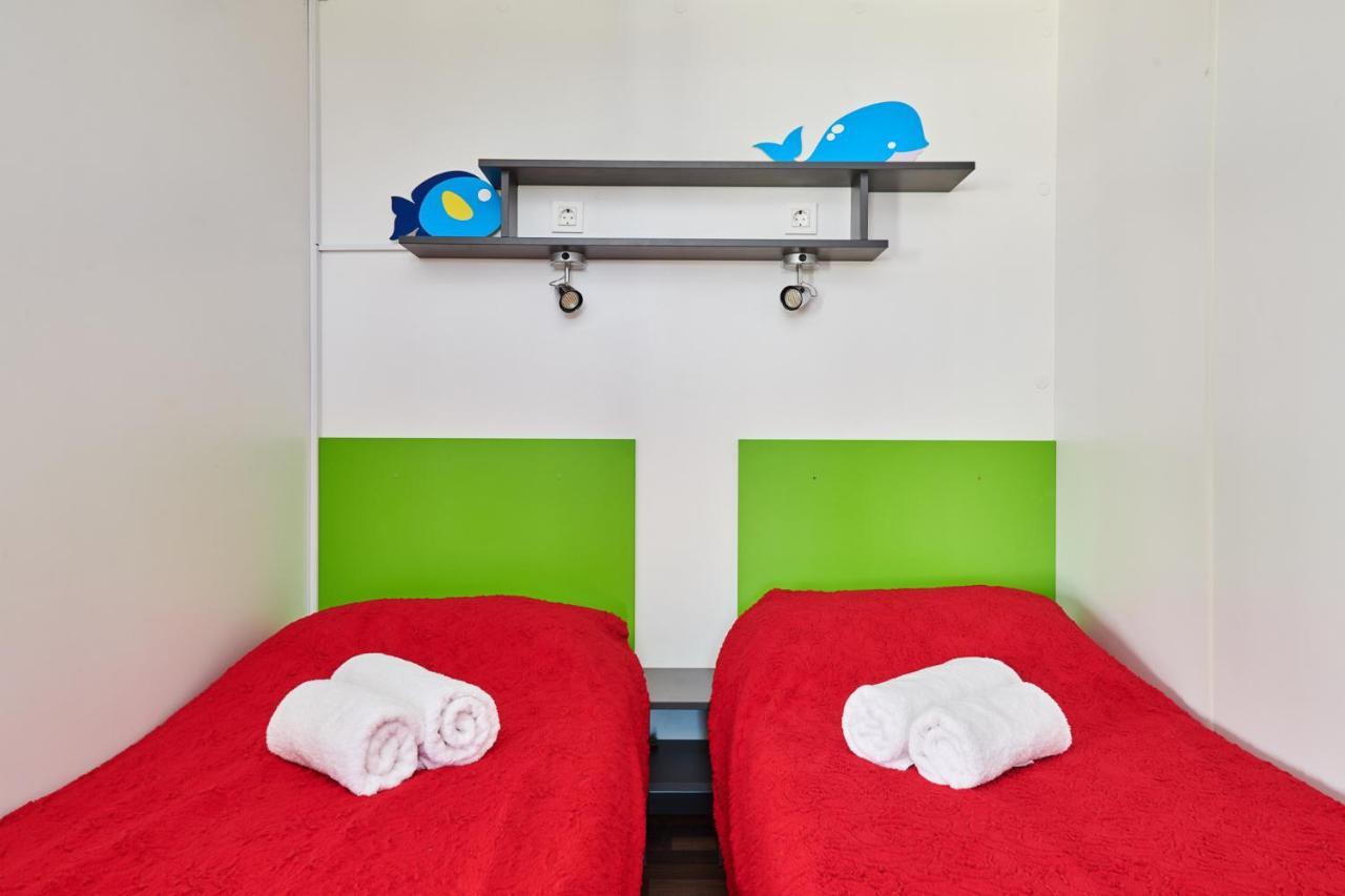 Camping Adria Mobile Homes In Camping Kastanija Novigrad Istria エクステリア 写真